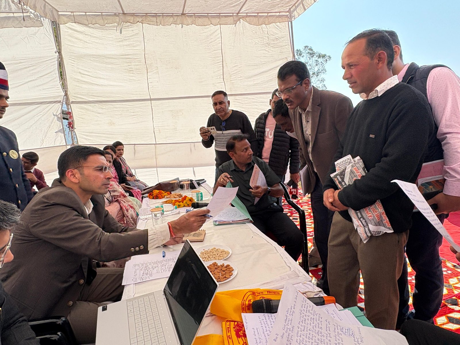 मृत्यु प्रमाण पत्र प्रकरण में लापरवाही; डीएम ने डीपीआरओ का रोका वेतन तो जारी हुए प्रमाण पत्र