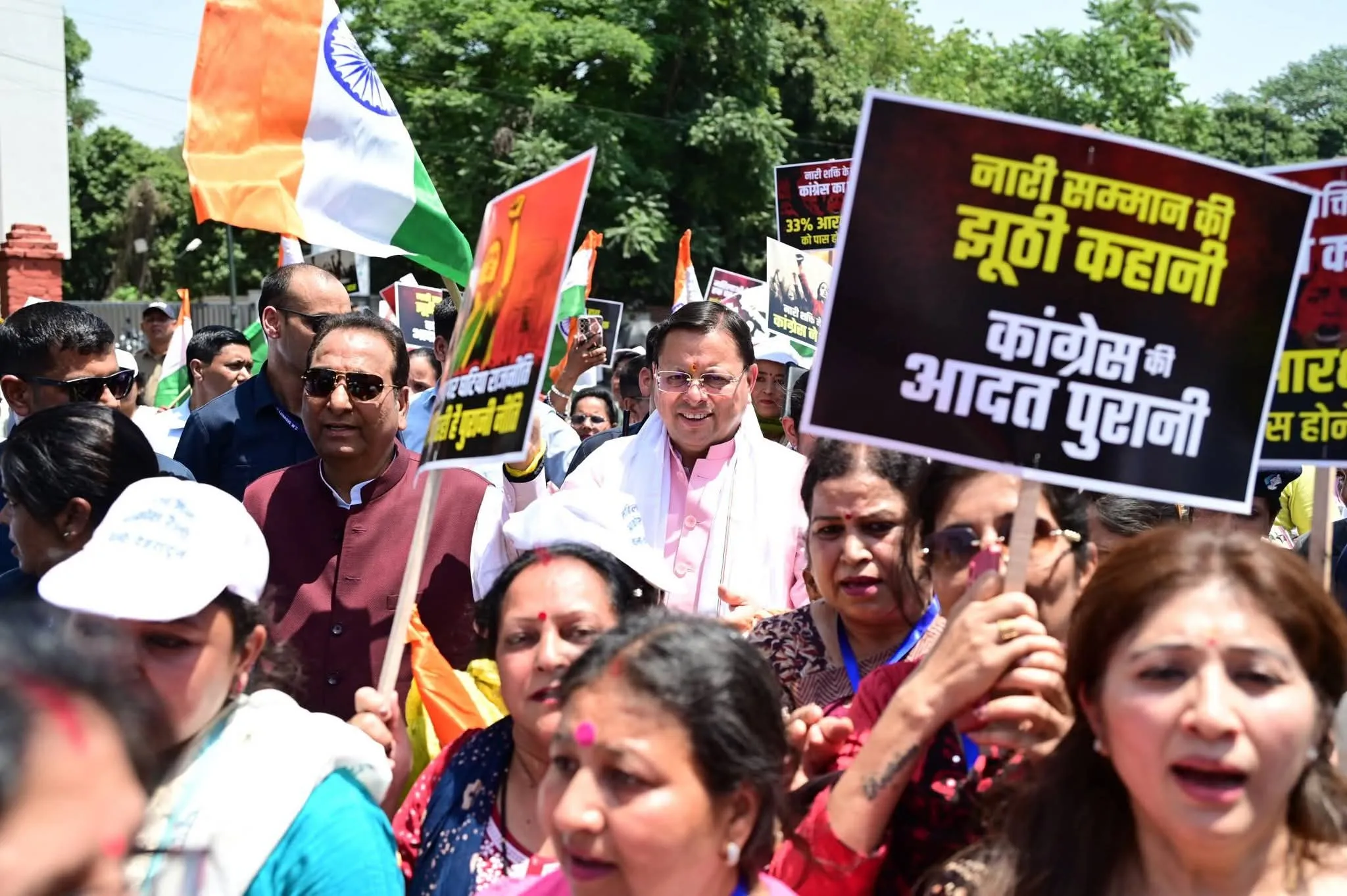 बड़ी खबर: देहरादून में महिला जन आक्रोश रैली में सीएम धामी ने किया प्रतिभाग: मातृ-शक्तियों का दिखा आक्रोश