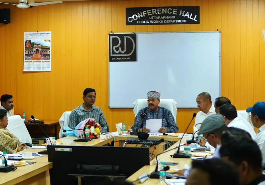 चारधाम व्यवस्थाओं को लेकर महाराज ने कसे पेंच