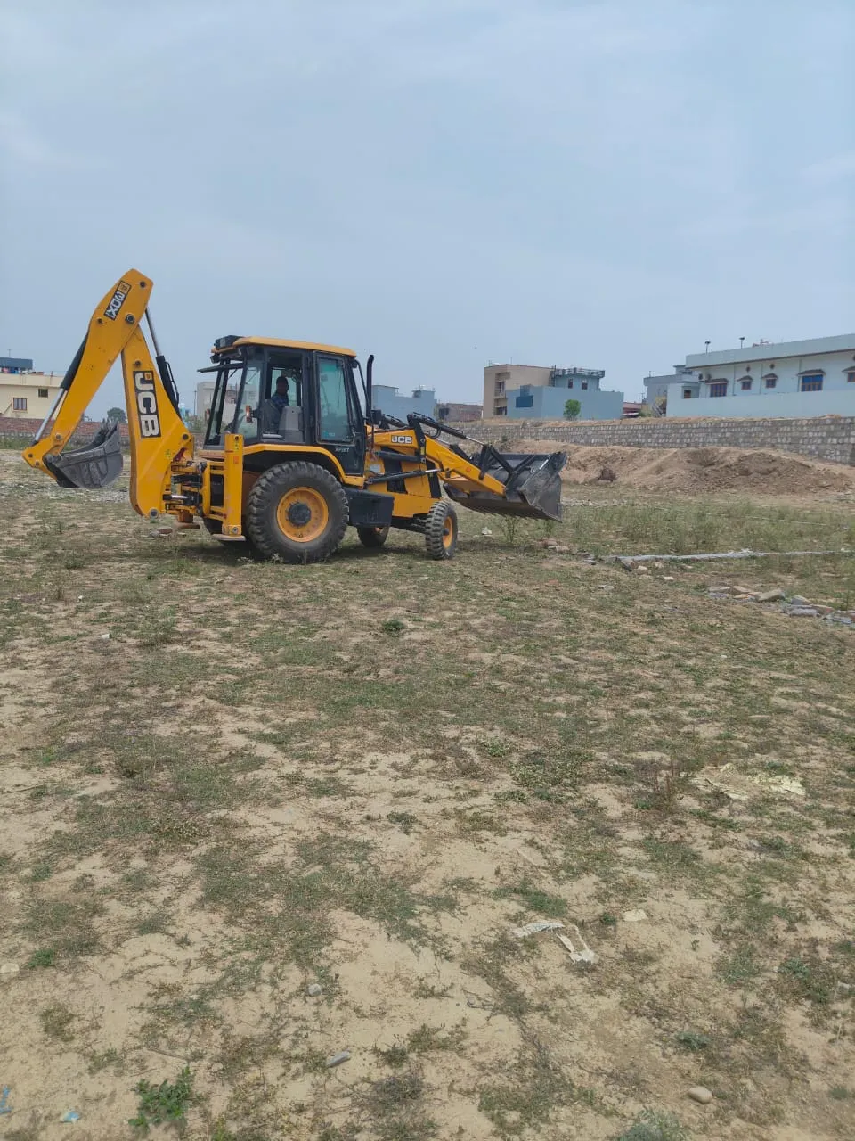 अवैध प्लॉटिंग पर एमडीडीए का सख्त एक्शन, मेहुवाला में 10 बीघा जमीन पर विकसित हो रही अवैध कॉलोनी ध्वस्त