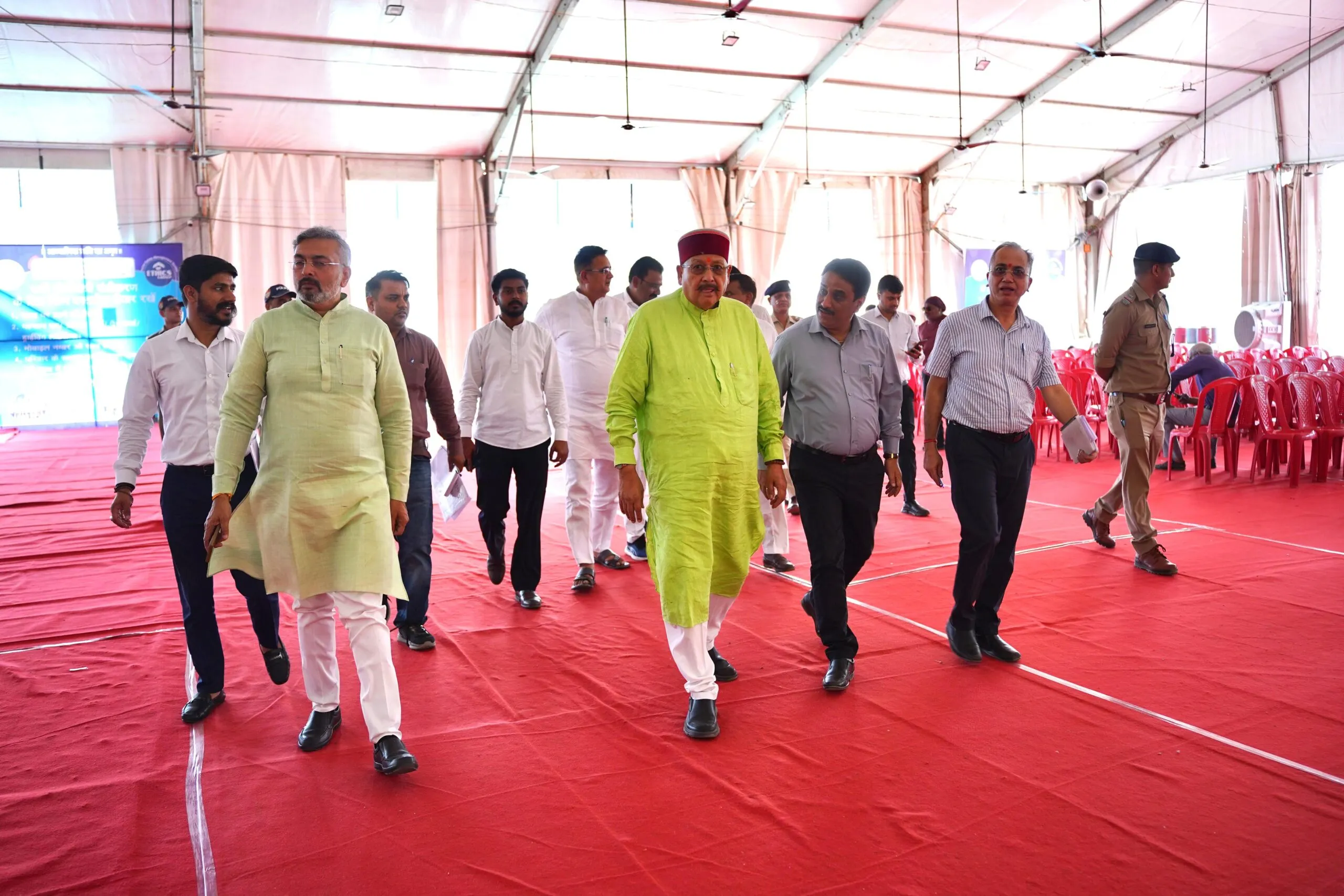 जनपद प्रभारी/पर्यटन मंत्री सतपाल महाराज ने ऋषिकुल मैदान में बनाए गए यात्री पंजीकरण केंद्र का किया निरीक्षण,लिया व्यवस्थाओं का जायजा