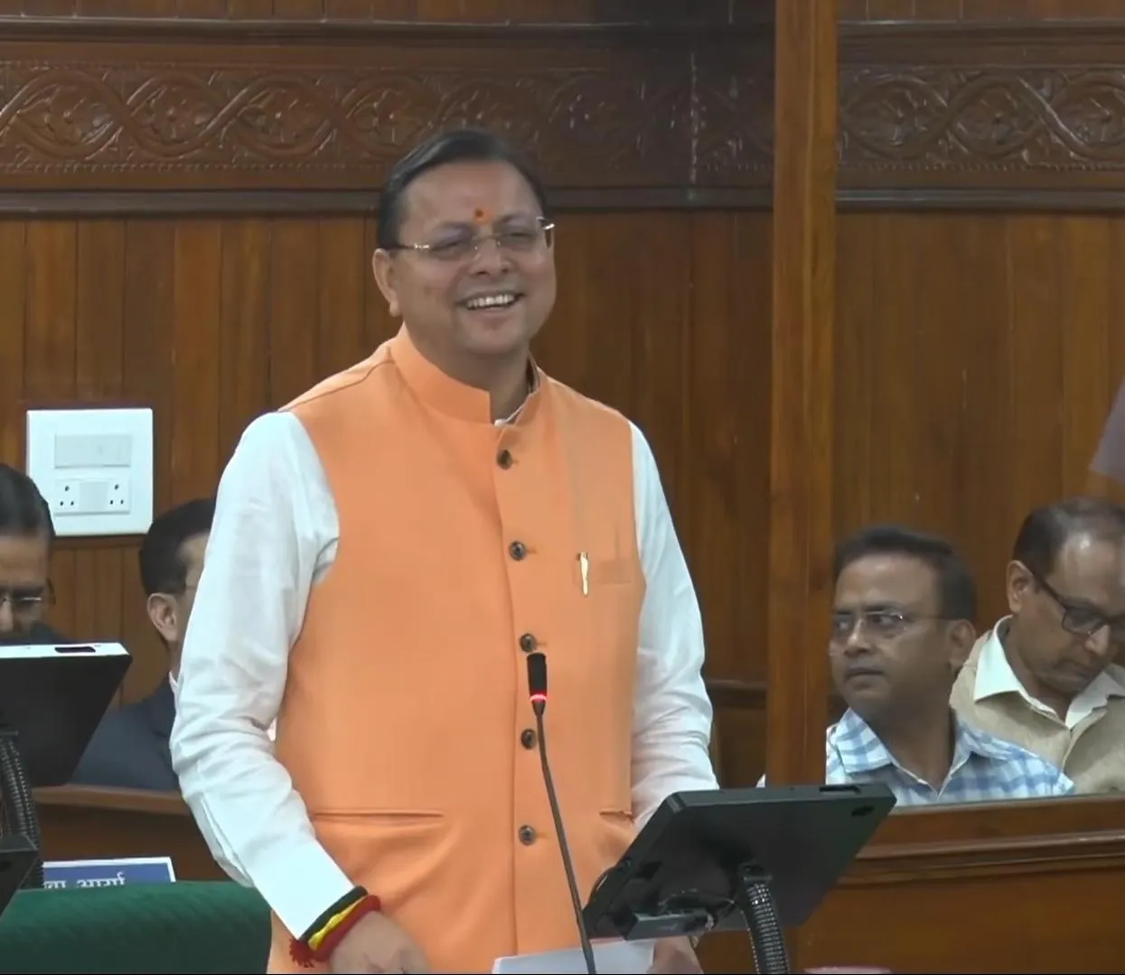 मुख्यमंत्री पुष्कर सिंह धामी बोले, महिला सशक्तिकरण के प्रयासों पर न हो किसी भी प्रकार की राजनीति