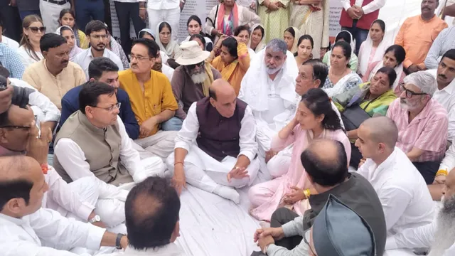 दिग्गज निशानेबाज जसपाल राणा को अंतिम नमन, देहरादून में श्रद्धांजलि सभा में पहुंचे रक्षा मंत्री राजनाथ सिंह