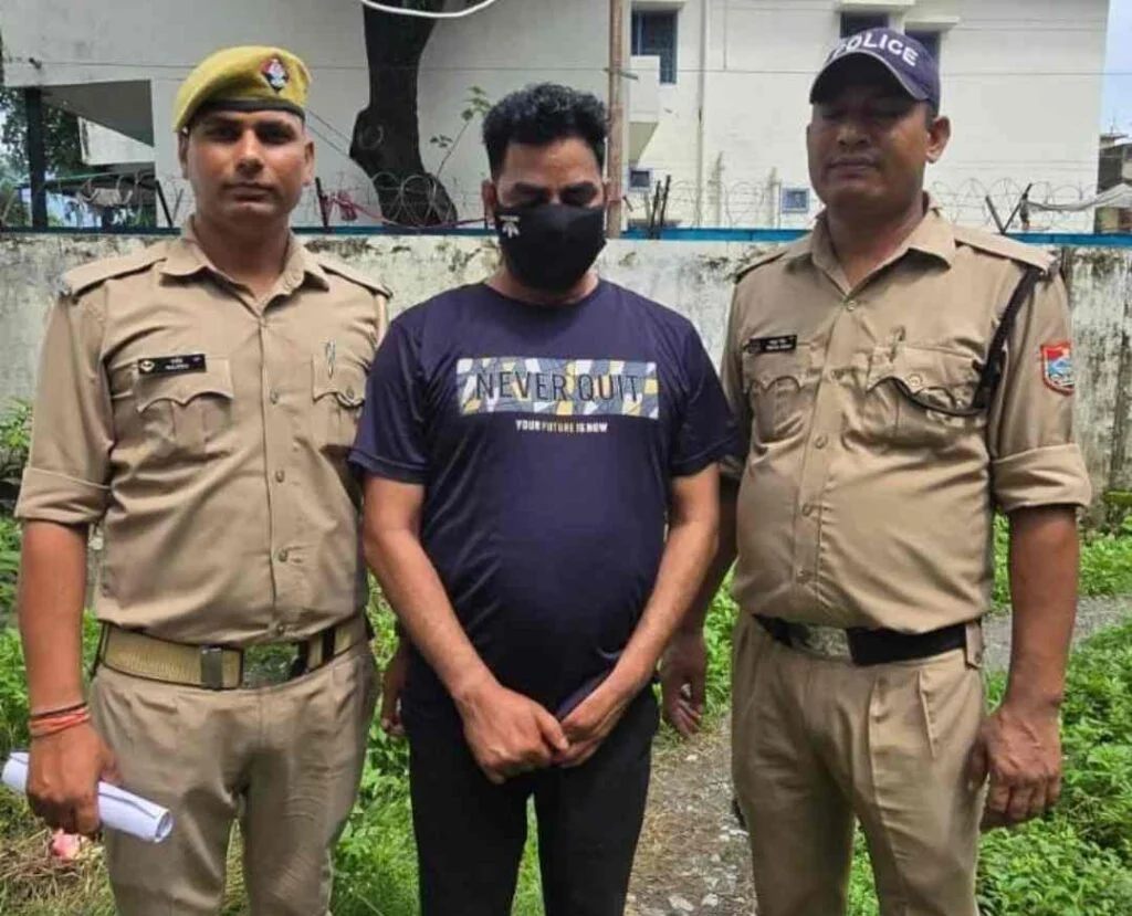 हल्द्वानी सेक्स रैकेट केस में बड़ी गिरफ्तारी! डेढ़ महीने से फरार राहुल जायसवाल पुलिस के हत्थे चढ़ा