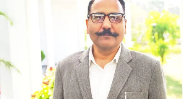 नैनीताल: निजी अस्पतालों को DM की सख्त चेतावनी, सरकारी स्वास्थ्य कार्यक्रमों की अनदेखी पड़ी तो होगी कार्रवाई