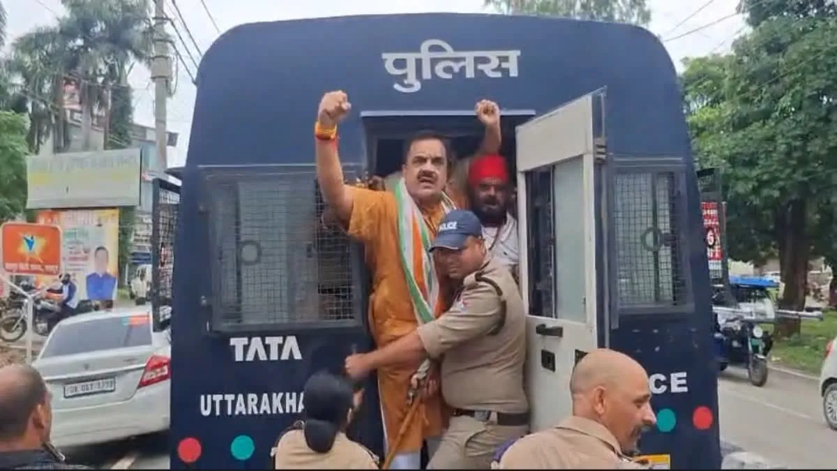 रुद्रपुर जिला अस्पताल में विशेषज्ञ डॉक्टरों की कमी का मुद्दा गरमाया, पूर्व विधायक ठुकराल समर्थकों समेत हिरासत में