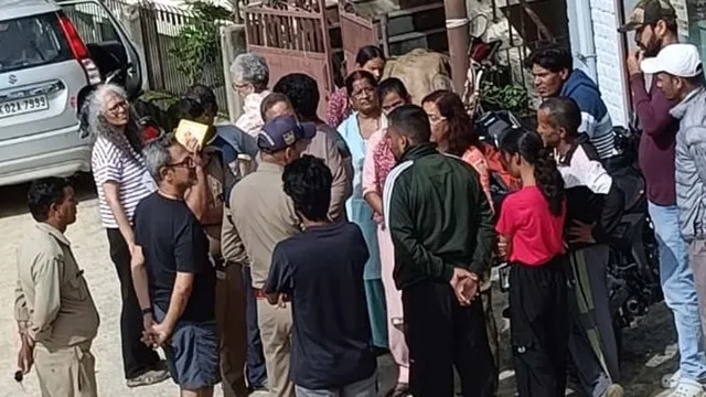 उत्तराखंड में युवतियों से छेड़छाड़ पर भड़का गांव, दो युवक पकड़कर पुलिस के हवाले