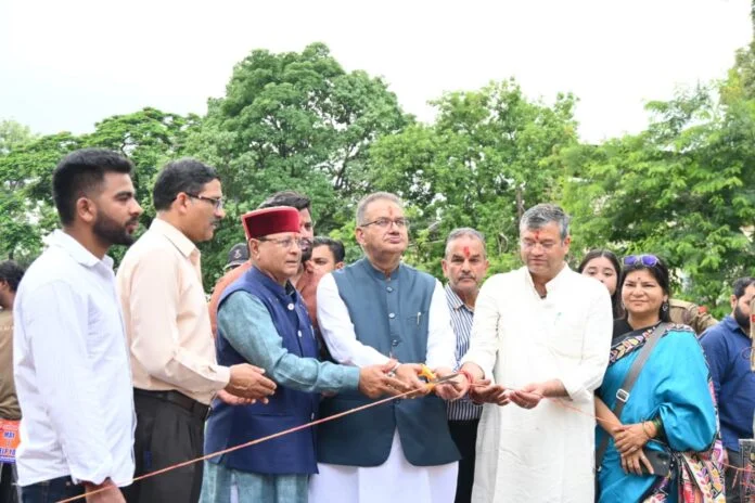 कैबिनेट मंत्री गणेश जोशी ने डीएवी (पीजी) कॉलेज में 100 फीट ऊंचे राष्ट्रीय ध्वज का किया लोकार्पण
