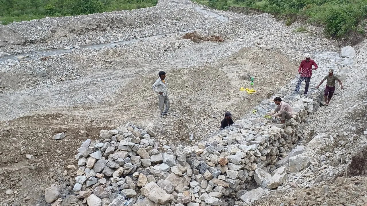 मुख्यमंत्री की मॉनिटरिंग में राहत एवं पुनर्निर्माण कार्य तेज, मालदेवता में आवागमन सुरक्षित