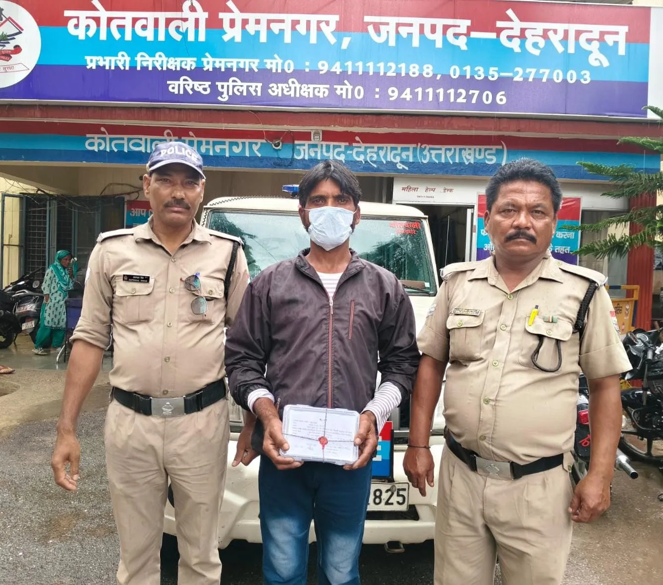 देहरादून: प्रेमनगर में मोबाइल चोरी का 24 घंटे के भीतर खुलासा, आरोपी गिरफ्तार, चोरी का मोबाइल बरामद