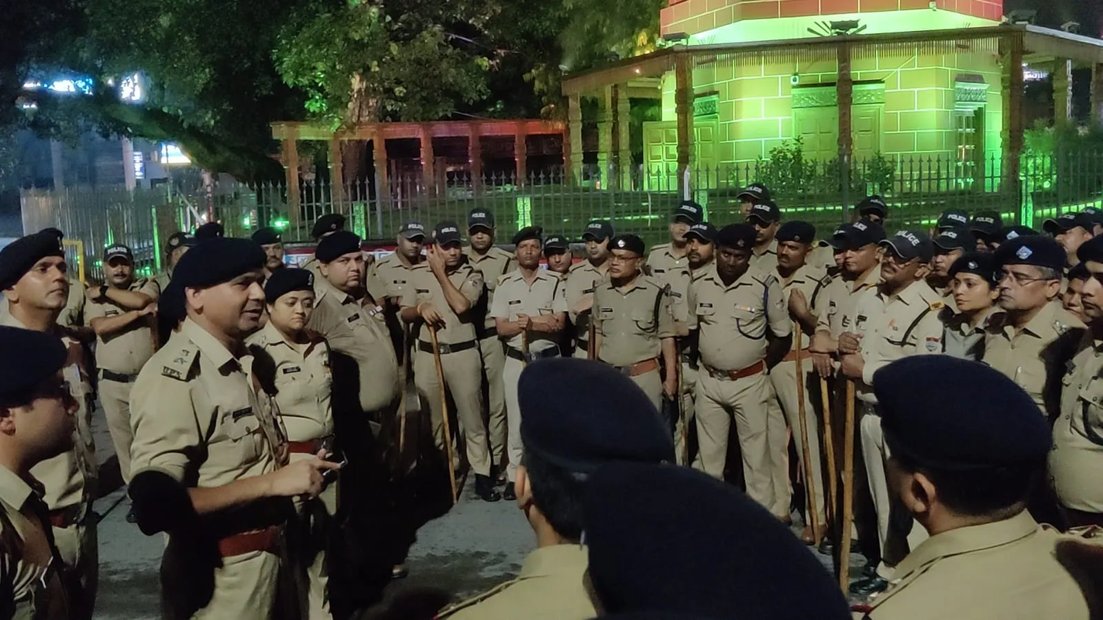 वीकेंड पर दून पुलिस का ‘ऑपरेशन नाइट स्ट्राइक’, 500 से अधिक लोगों से पूछताछ
