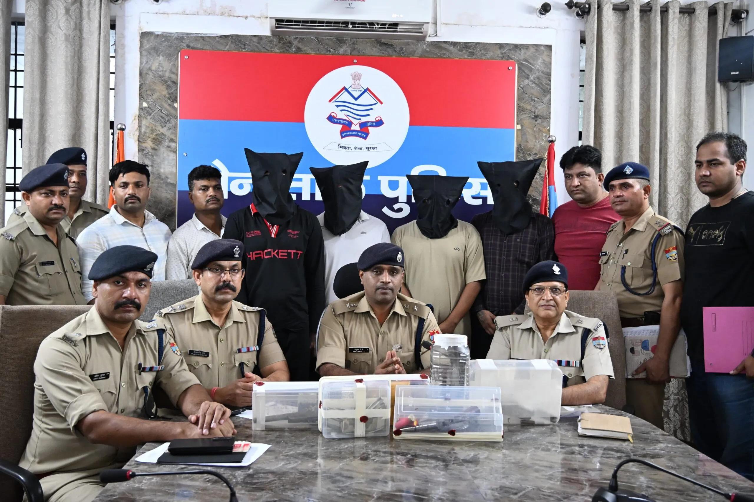 हल्द्वानी डकैती का मास्टरमाइंड यश सिडाना समेत चार आरोपी गिरफ्तार, हथियार और लूटी गई रकम बरामद