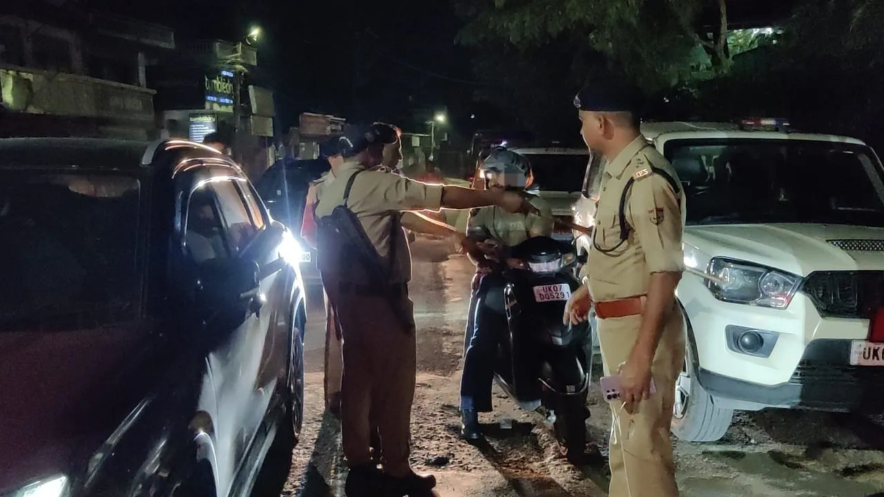 ऑपरेशन नाइट स्ट्राइक: दून पुलिस की बड़ी कार्रवाई, शराब पीकर वाहन चलाने वाले 21 गिरफ्तार