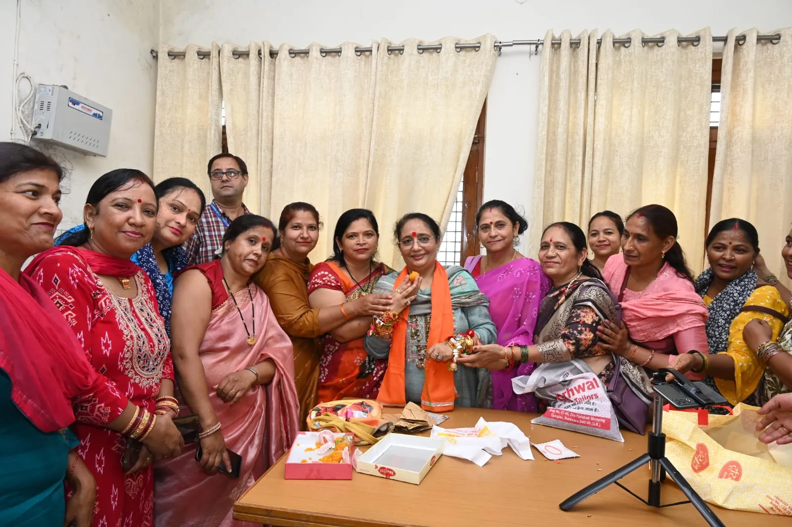 कोटद्वार क्षेत्रवासियों के साथ विधानसभा अध्यक्ष ऋतु खण्डूडी भूषण ने मनाया रक्षा बंधन