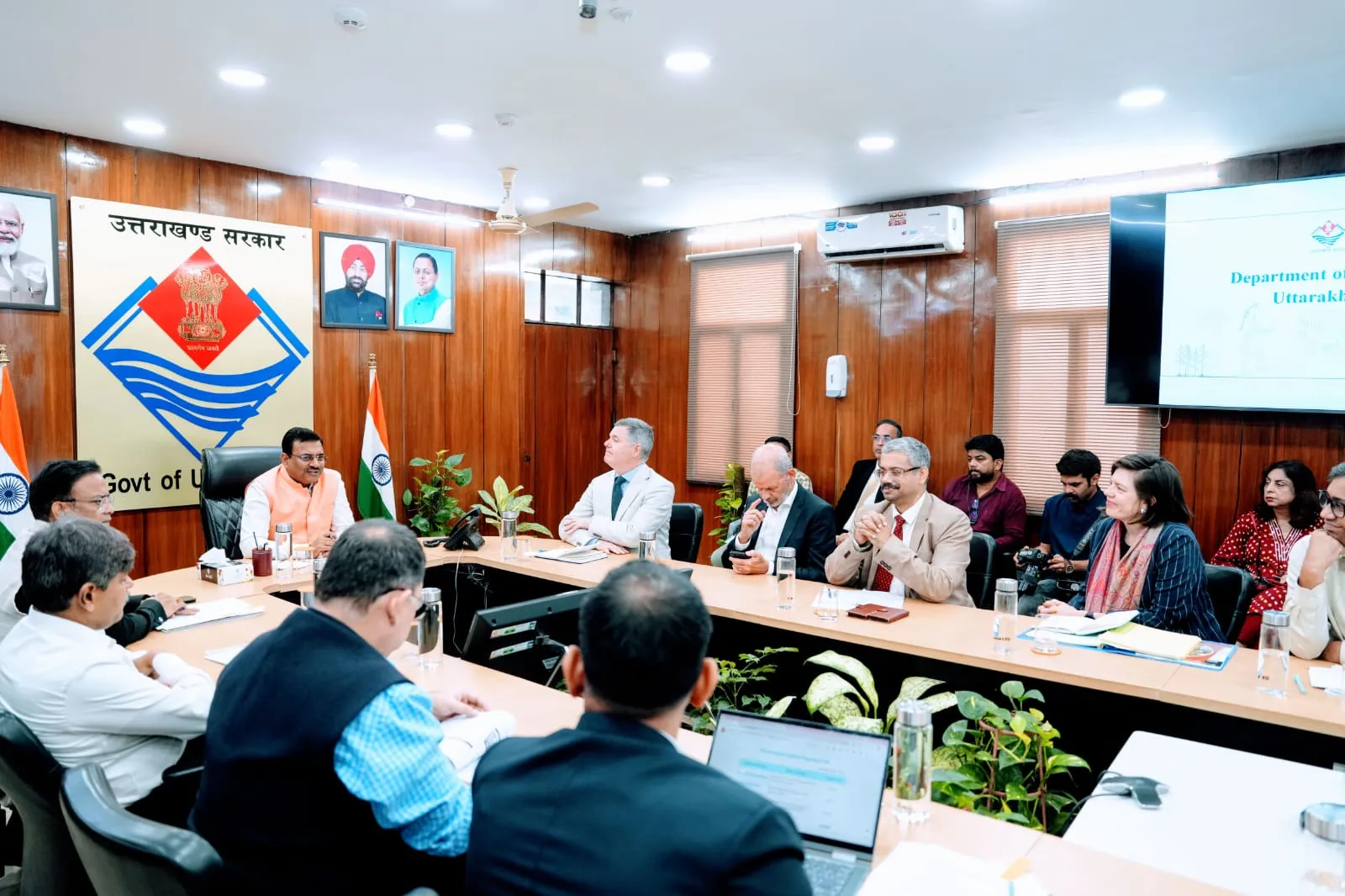 मुख्य सचिव से विश्व बैंक के एमडी एवं प्रतिनिधिमंडल की शिष्टाचार भेंट