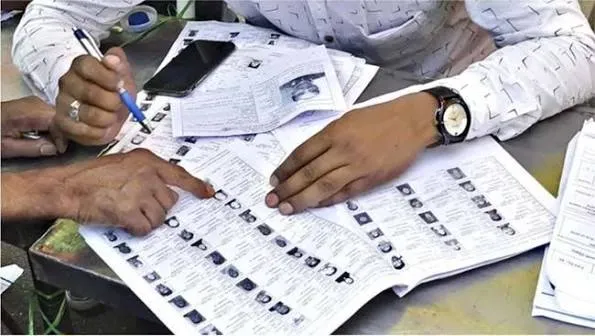 मतदाताओं के लिए बड़ी राहत! 11 दस्तावेज नहीं तो भी नहीं कटेगा नाम, आधार-राशन-आयुष्मान कार्ड से होगा SIR सत्यापन
