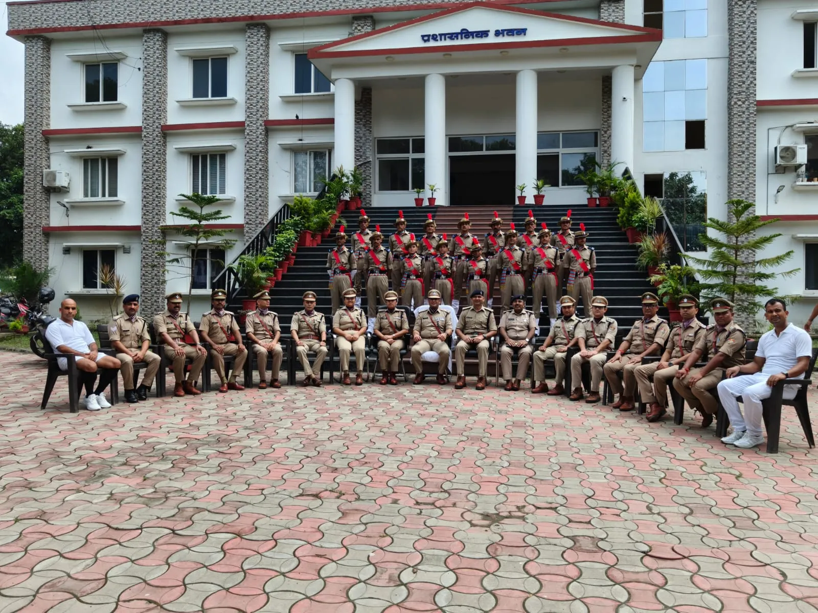 सात माह के कठिन प्रशिक्षण के बाद मुख्यधारा में शामिल हुए 15 होमगार्ड हवलदार प्रशिक्षक, पुलिस लाइन में हुई पासिंग आउट सेरेमनी