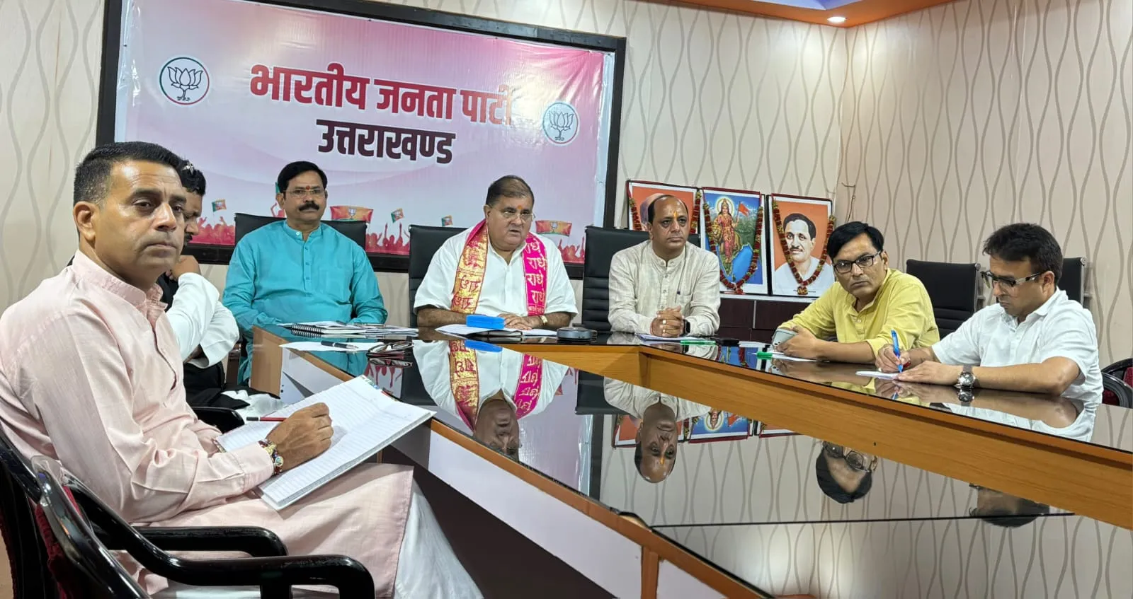 मिशन 2027 का बिगुल: BJP ने तय किया दो-तिहाई बहुमत का लक्ष्य, महेंद्र भट्ट ने मीडिया टीम को दिए निर्देश