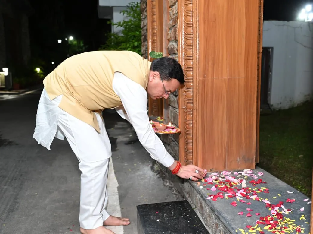 प्रधानमंत्री श्री नरेंद्र मोदी के जन्मदिवस पर मुख्यमंत्री धामी ने जलाया ‘आशीर्वाद का दीया’