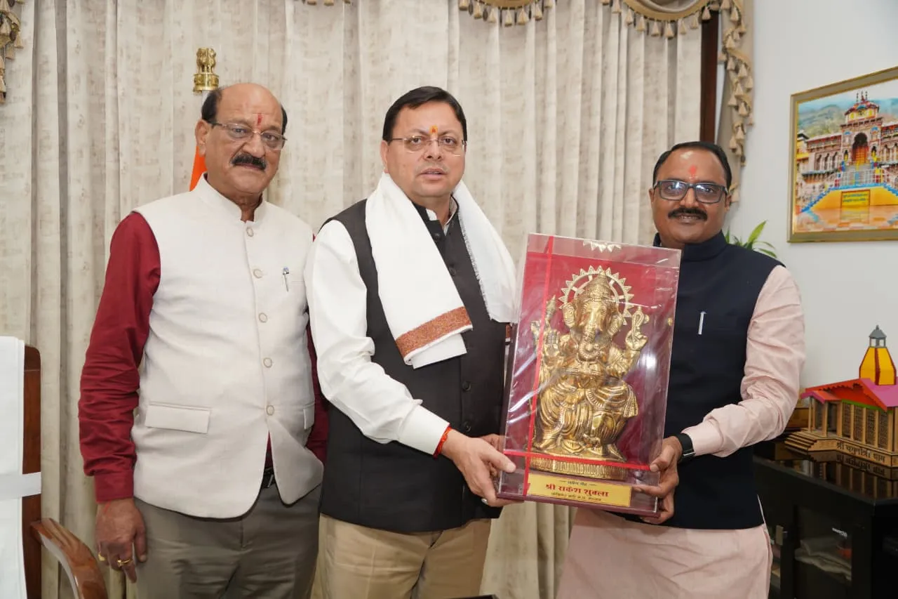 मुख्यमंत्री धामी से मध्य प्रदेश के कैबिनेट मंत्री राकेश शुक्ला ने की शिष्टाचार भेंट