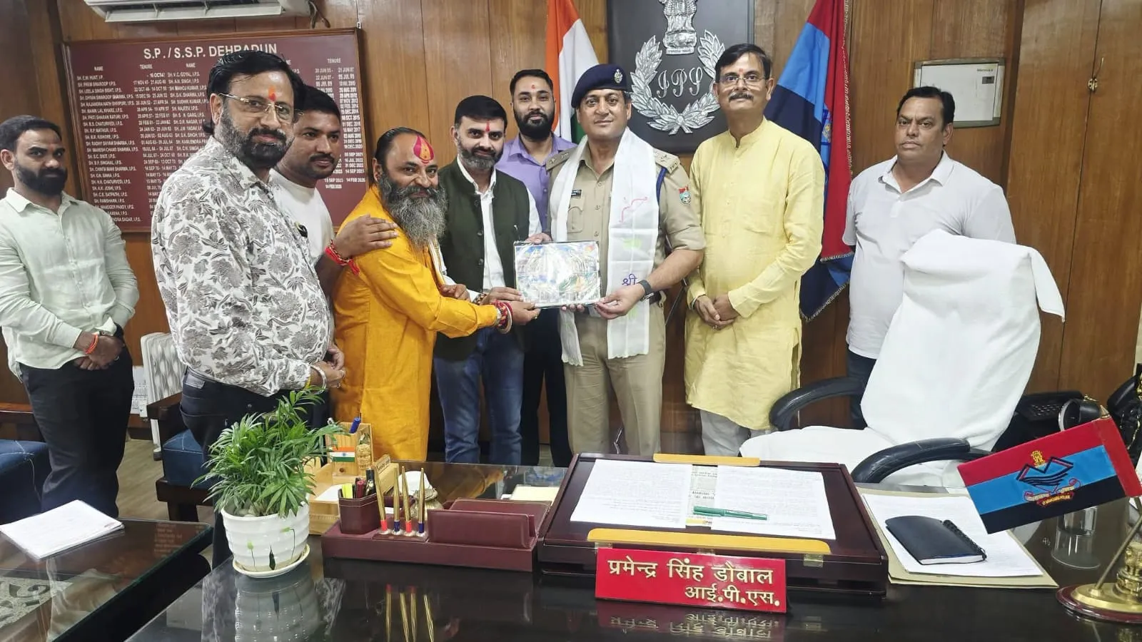 नशामुक्ति अभियान और संगठन के नाम के दुरुपयोग को लेकर एसएसपी से मिले विहिप-बजरंग दल पदाधिकारी