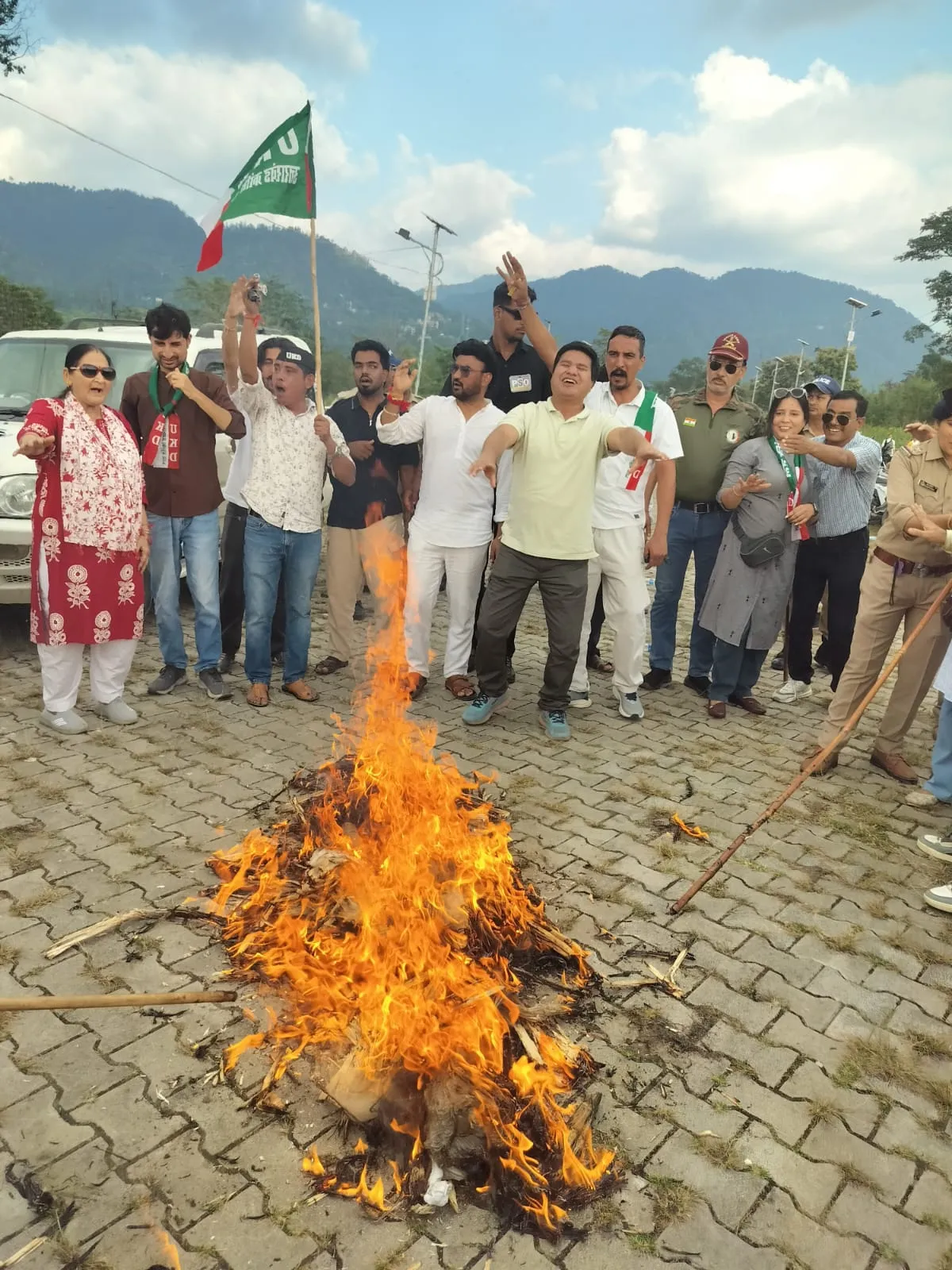 रायपुर स्टेडियम में मासूम शर्मा के कार्यक्रम का उक्रांद ने विरोध किया