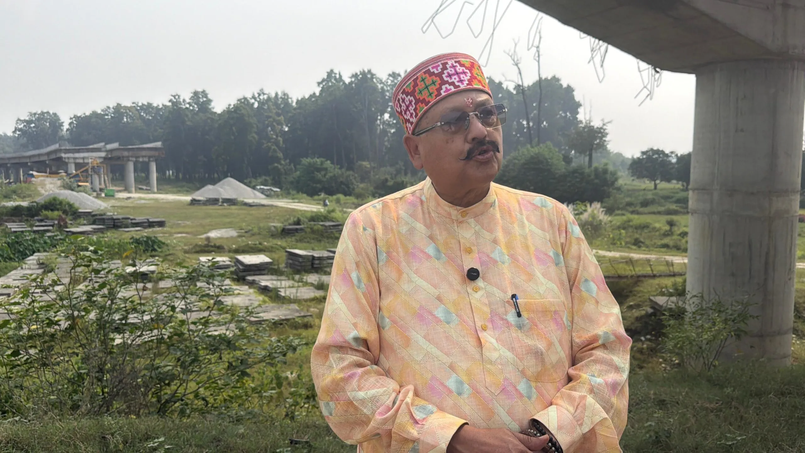 महाराज ने भारत-नेपाल सीमा पर बन रहे ड्राई पोर्ट सहित चार लेन सड़क का किया निरीक्षण