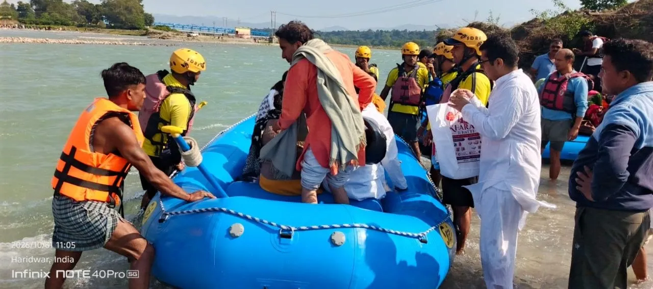 हरिद्वार में बढ़ा गंगा का जलस्तर, टापू पर फंसे 35 लोगों का SDRF ने किया सुरक्षित रेस्क्यू