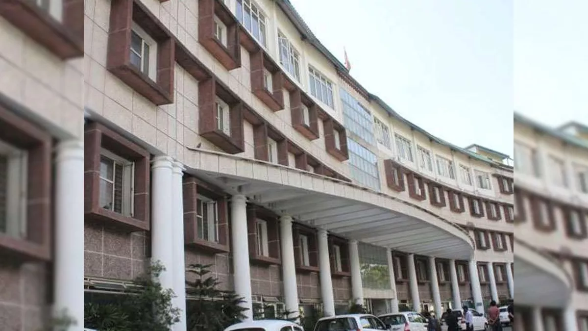 उत्तराखंड में विधानसभा चुनाव 2027 से पहले बड़ा प्रशासनिक फेरबदल तय, तीन साल से एक ही जिले में जमे अफसरों के होंगे तबादले
